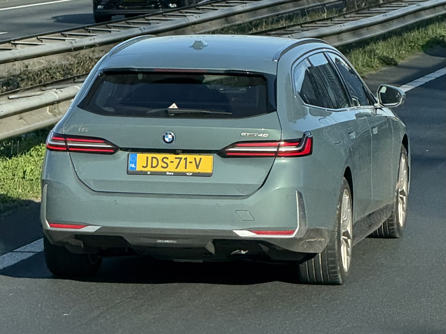 JDS-71-V, BMW i5 1st gen Touring (G61), 2024–
