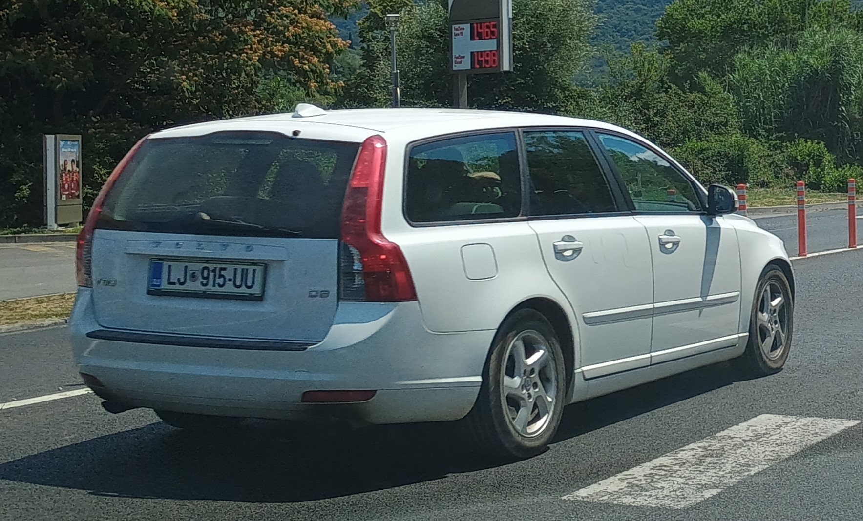 LJ 915-UU, Volvo V50 