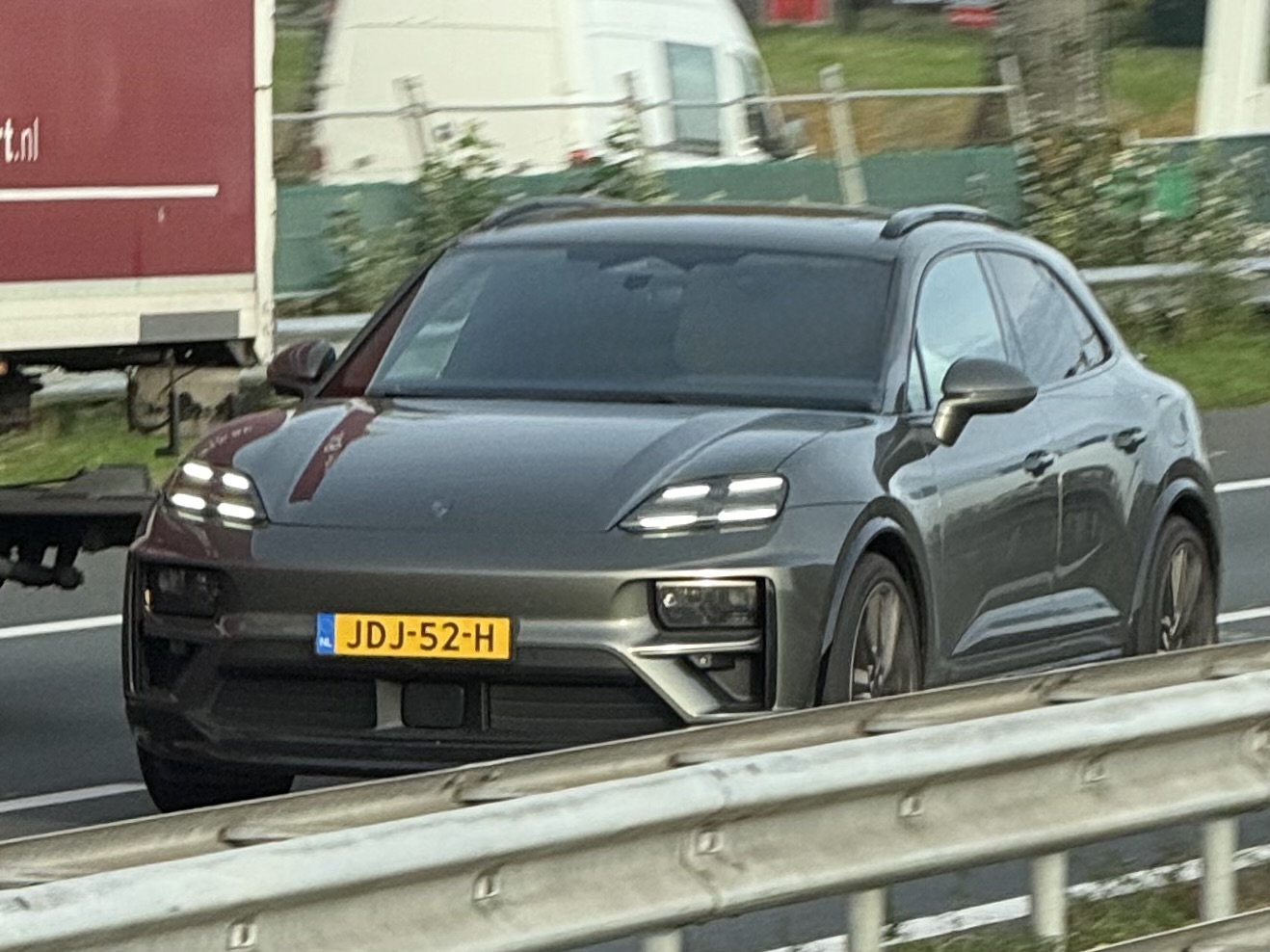 JDJ-52-H, Porsche Macan 2nd gen EV (XAB), 2024–