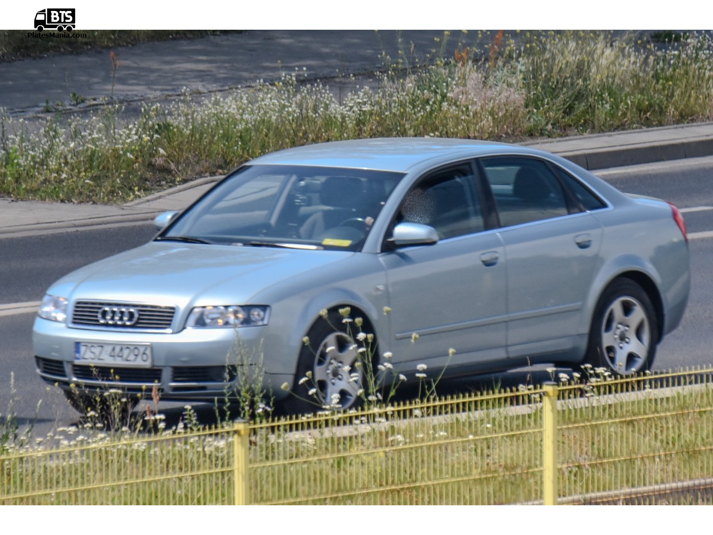 ZSZ 44296, Audi A4 