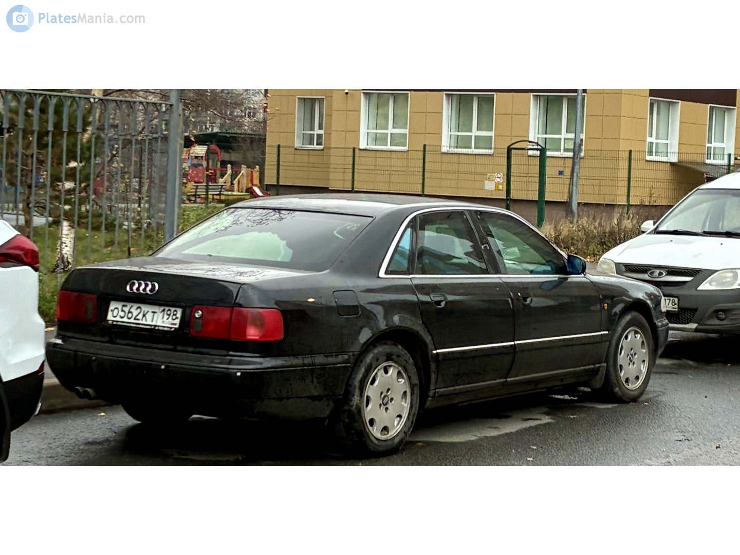о 562 кт 198, Audi A8 1st gen (D2/4D2/4D8), 1994–2002