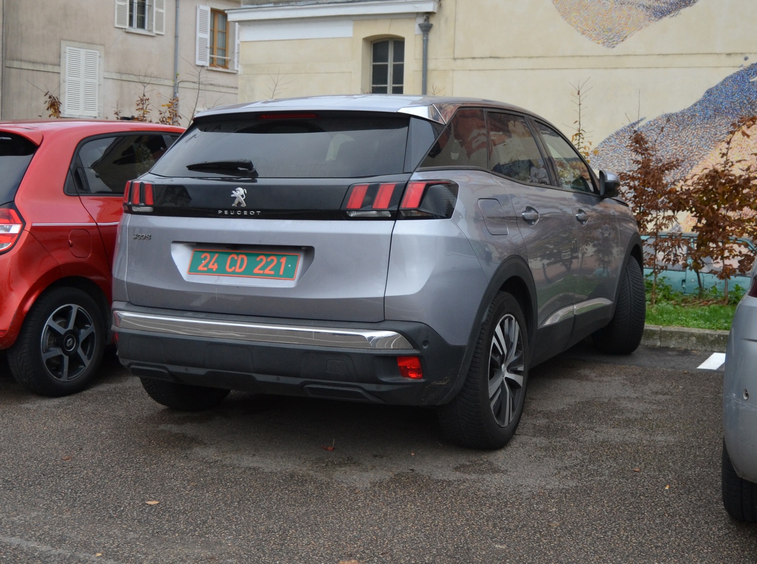 24 CD 221, Peugeot 3008 2nd gen (P84), 2016–2020