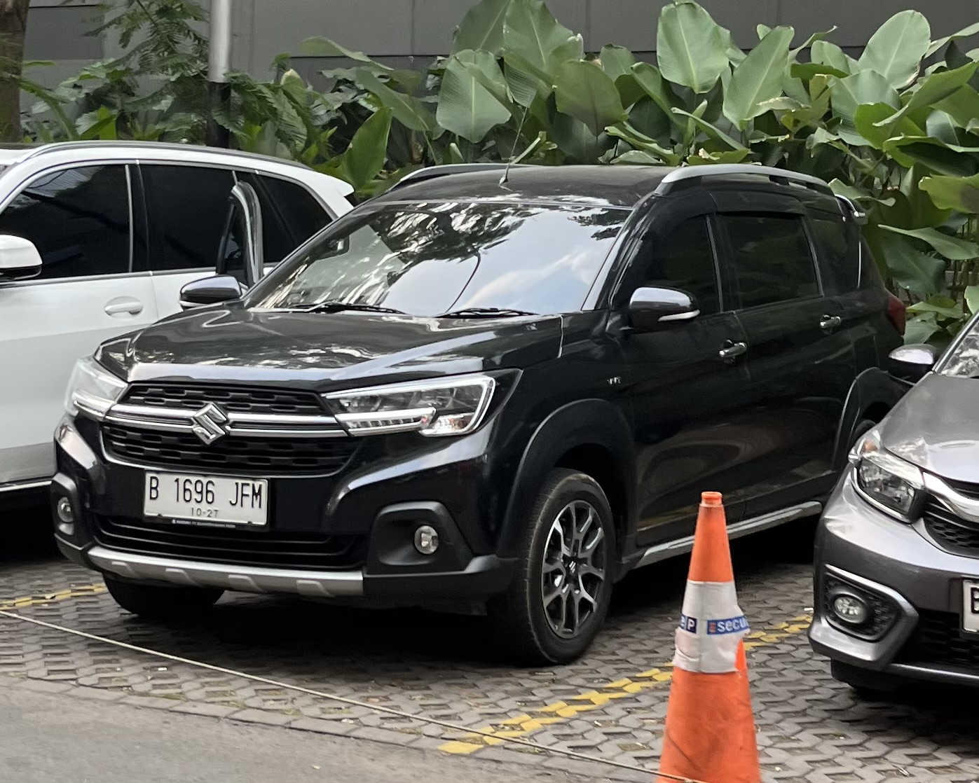 B 1696 JFM, Suzuki XL7 Ertiga-based Crossover (NC), 2020–