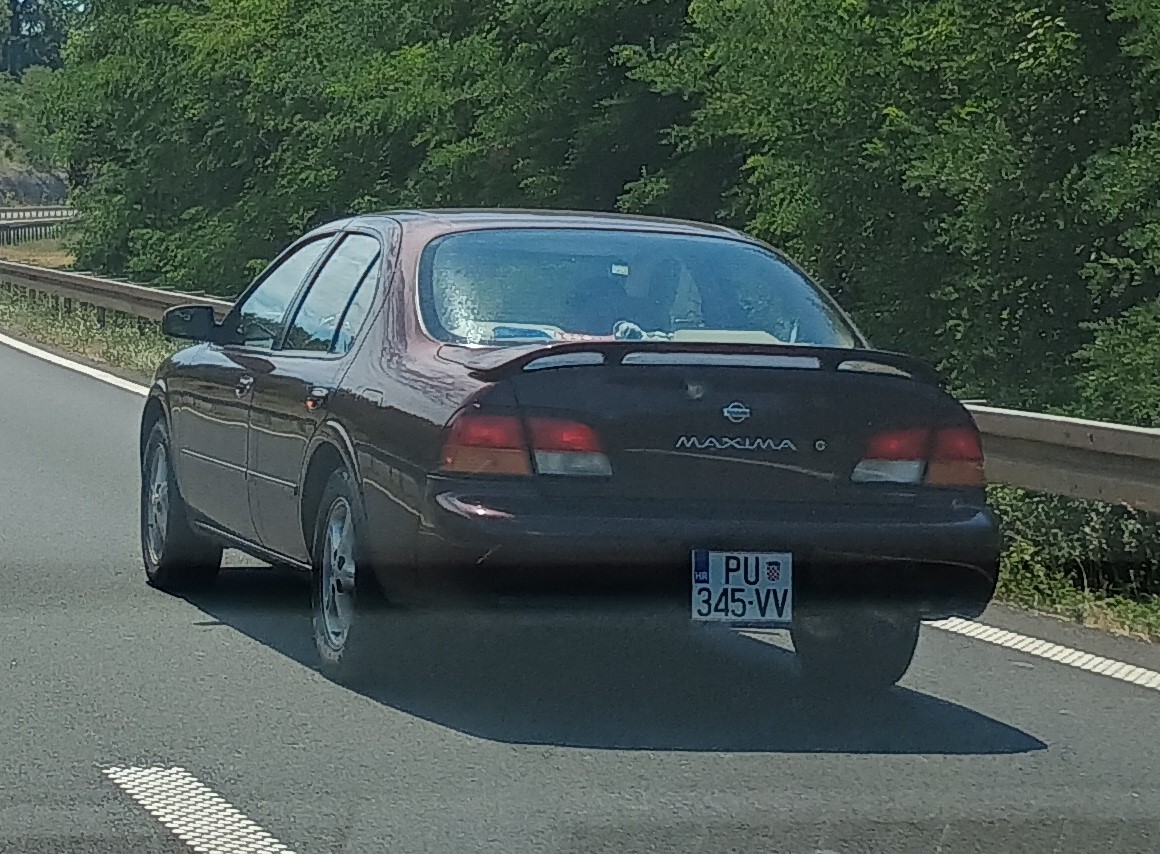 PU 345-VV, Nissan Maxima 