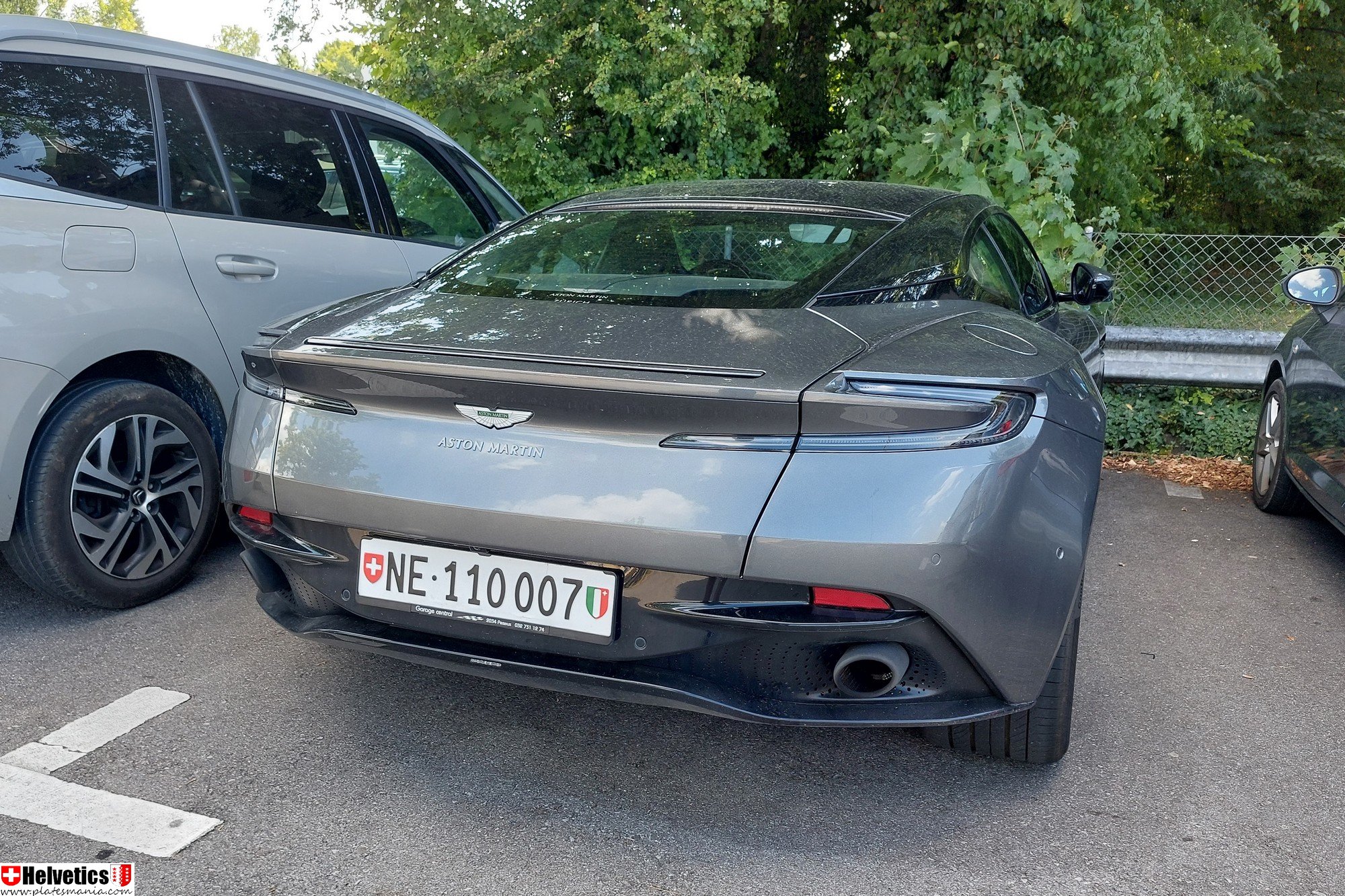 NE 110007, Aston Martin DB11 Coupé (AM5), 2016–2023