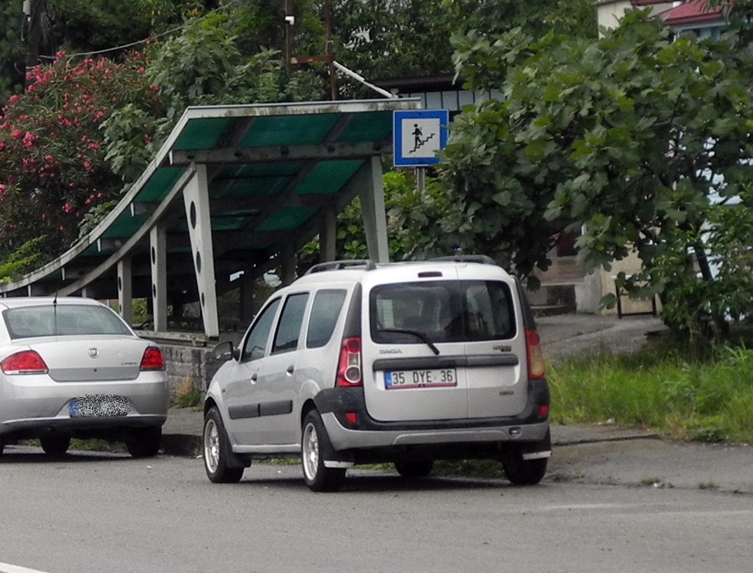 35 DYE 36, Dacia Logan 1st gen MCV (L90), 2006–2008