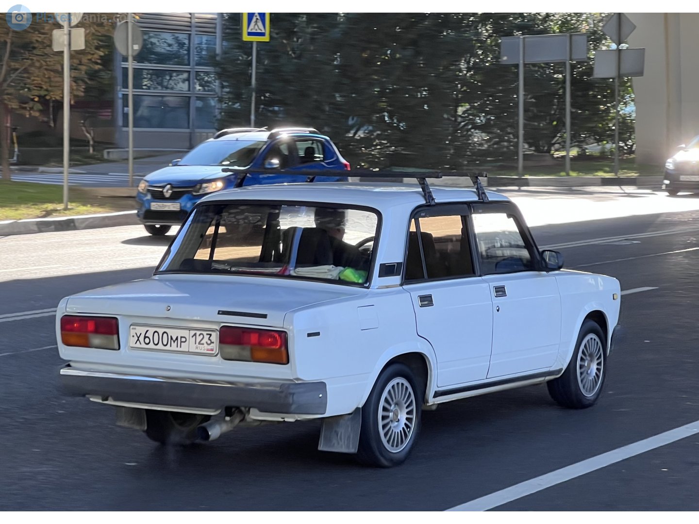 х 600 мр 123, Lada (VAZ) 2107 Жигули (Nova / Riva / Signet / 1500), 1982–2014