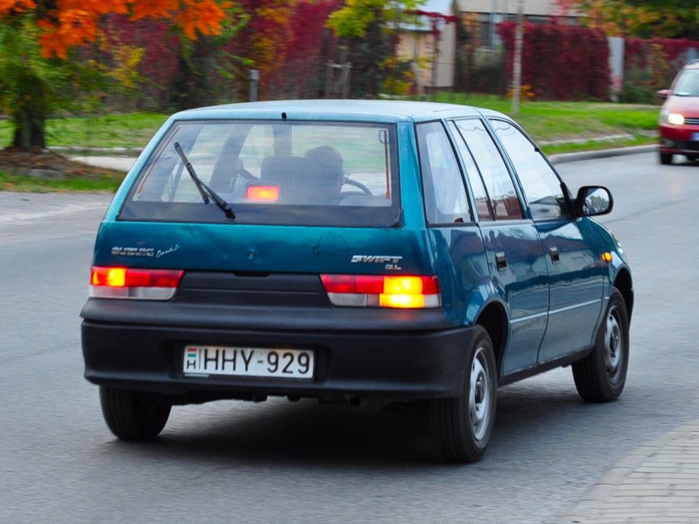 HHY-929, Suzuki Swift 2nd gen 5-door Hatch (SF), facelift, 1996–2004