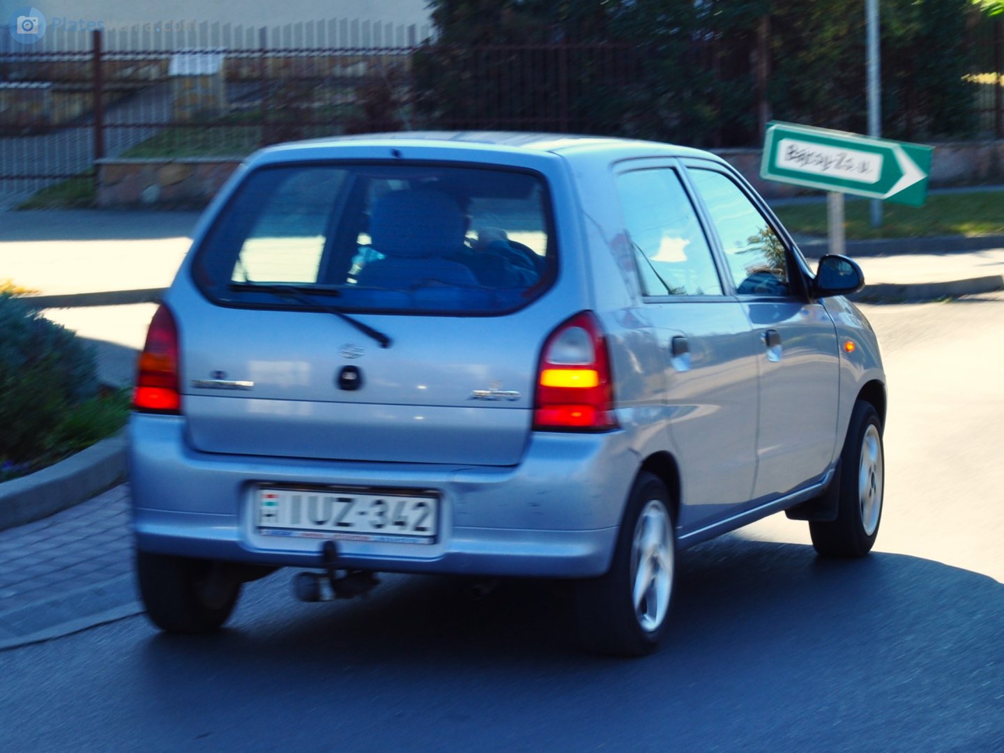 IUZ-342, Suzuki Alto 5th gen 5-door Hatch (HA23/RF), 1st facelift, 2000–2004 (–2006 for EU-market)