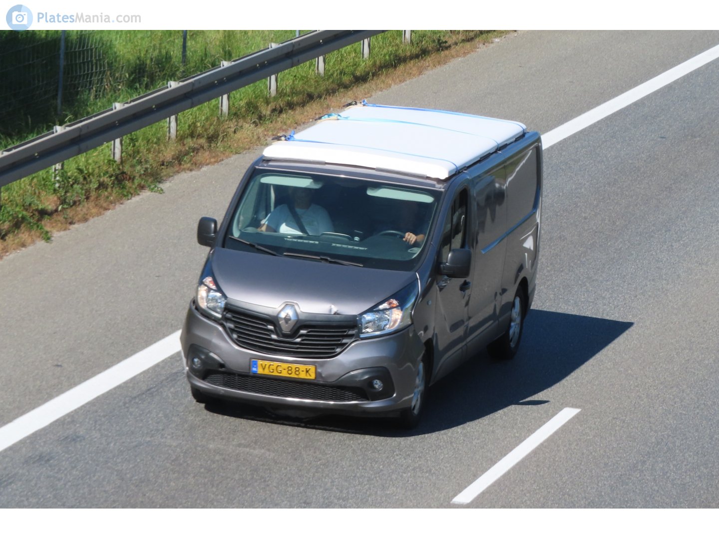VGG-88-K, Renault Trafic 