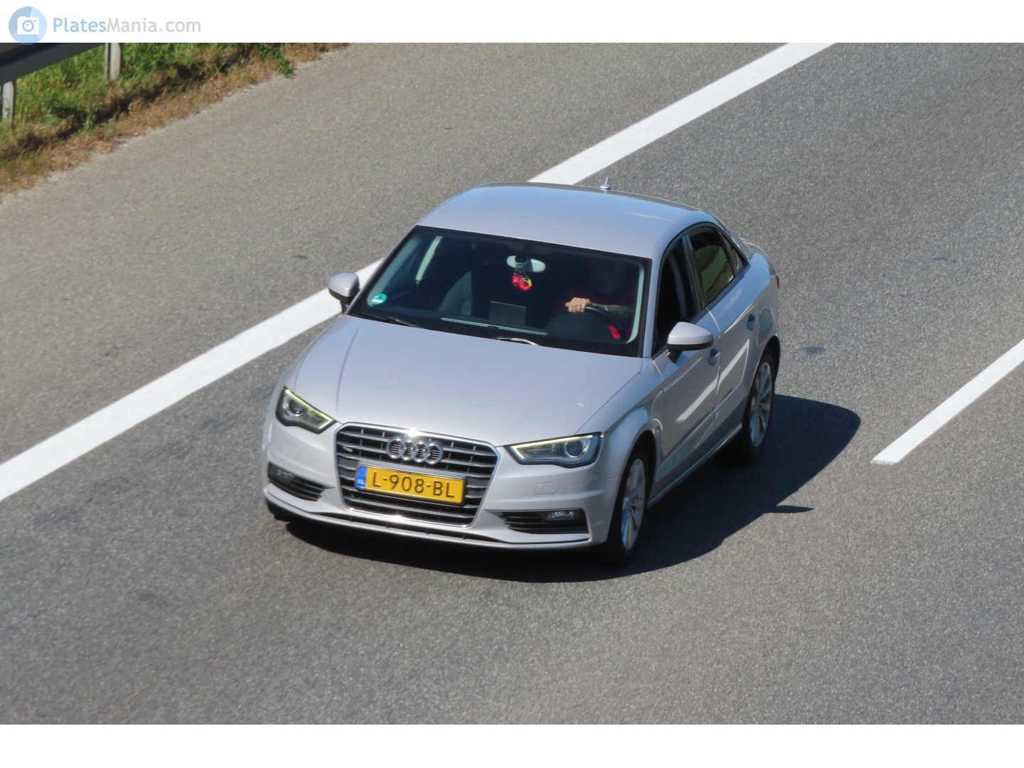 L-908-BL, Audi A3 