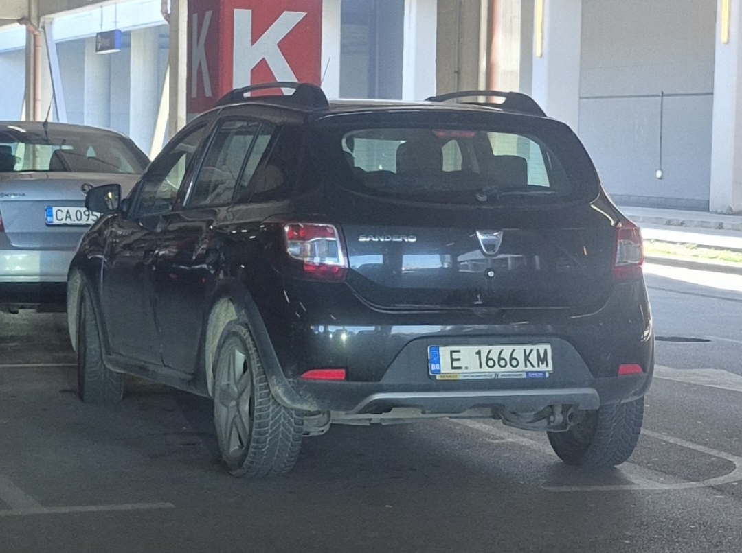 E 1666 KM, Dacia Sandero 2nd gen Stepway (B52), 2012–2016 (general model)