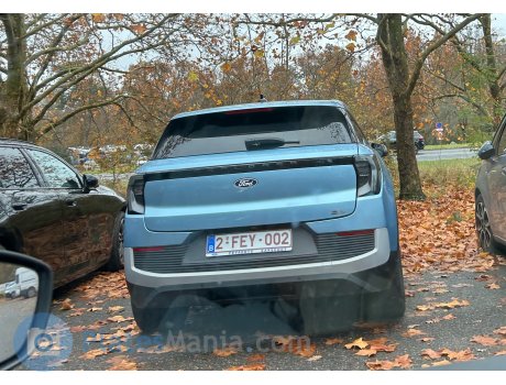 2-FEY-002, Ford Explorer