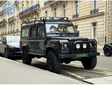 5 CD 1871, Land Rover Defender