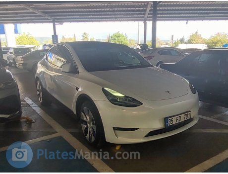 35 FD 701, Tesla Model Y