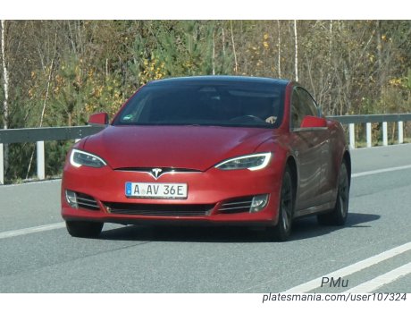 A AV 36 E, Tesla Model S