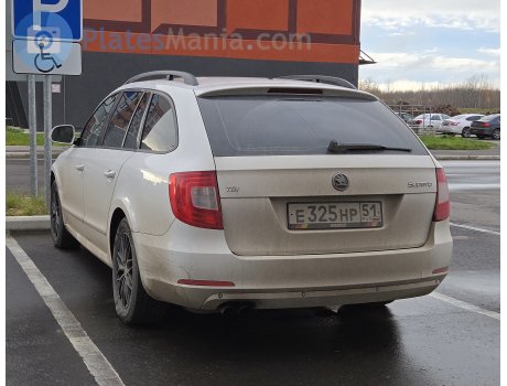 е325нр51, Skoda Superb