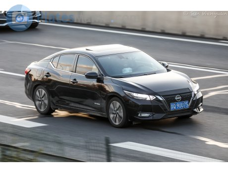 京Q·9UU75, Nissan Sylphy