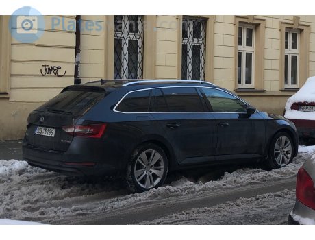 9U9 5196, Skoda Superb