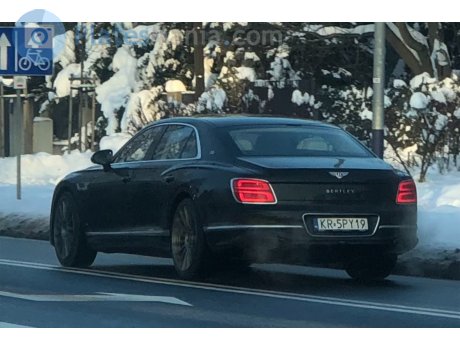 KR 5PY19, Bentley Flying Spur