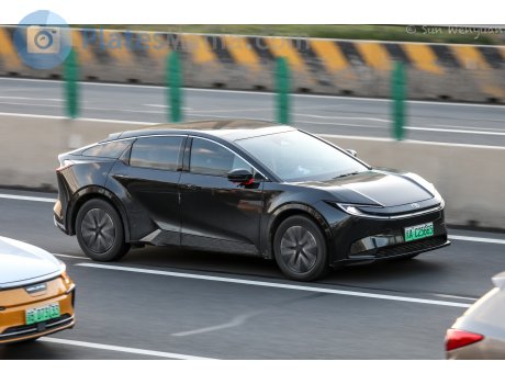 京A·C25665, Toyota bZ5