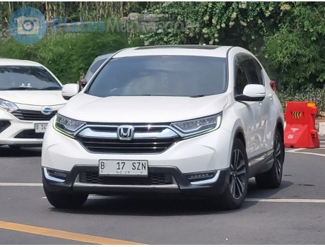 B 17 SZN, Honda CR-V