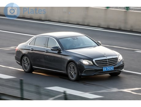 京A·TH242, Mercedes-Benz E-Klasse