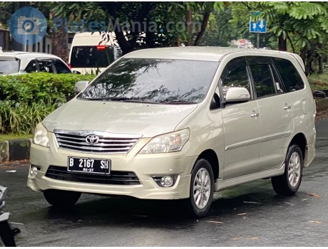 B 2167 SH, Toyota Innova