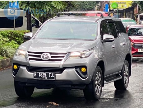 B 1835 TJL, Toyota Fortuner