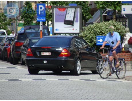 RNY-736, Mercedes-Benz E-Klasse