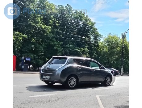 BH 7843 YA, Nissan Leaf