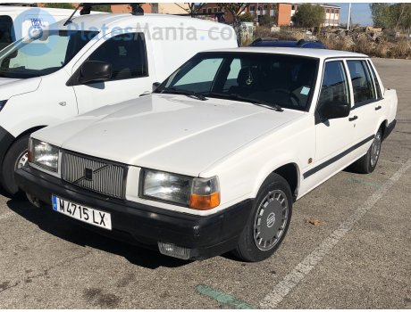 M 4715 LX, Volvo 740