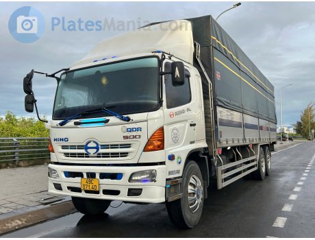 49C-071.40, Hino 500 Series