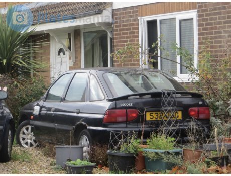 S32 UBC, Ford Escort