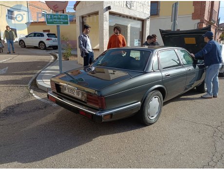 M 9392 NF, Jaguar XJ