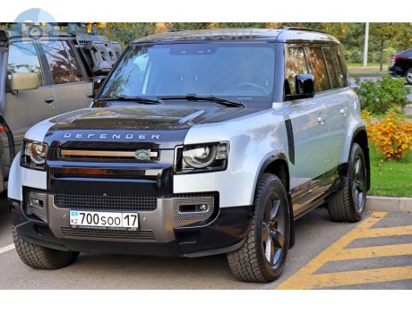 700 SOO 17, Land Rover Defender