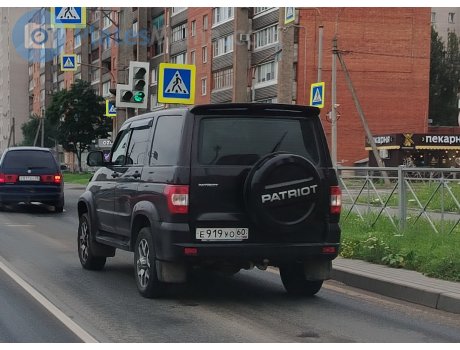 е919уо60, UAZ 3163 Patriot