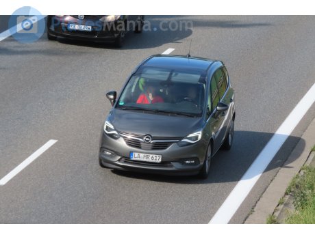 LA MR 617, Opel Zafira