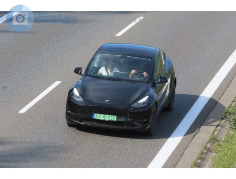 KR 4YX37, Tesla Model Y