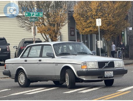 621-ZXJ, Volvo 240-Series