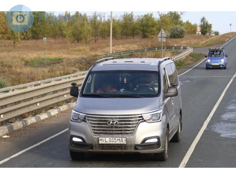 90 L 885 MA, Hyundai H-1