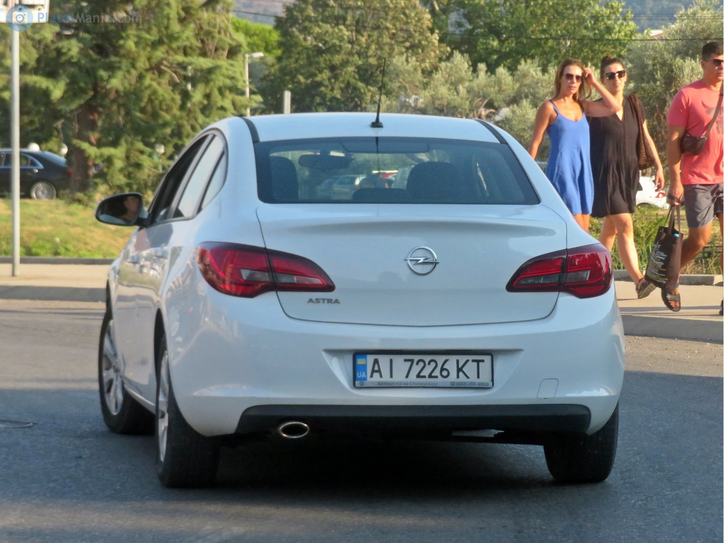 AI 7226 KT, Opel Astra 4th gen Sedan (J; P10), 2012–2018