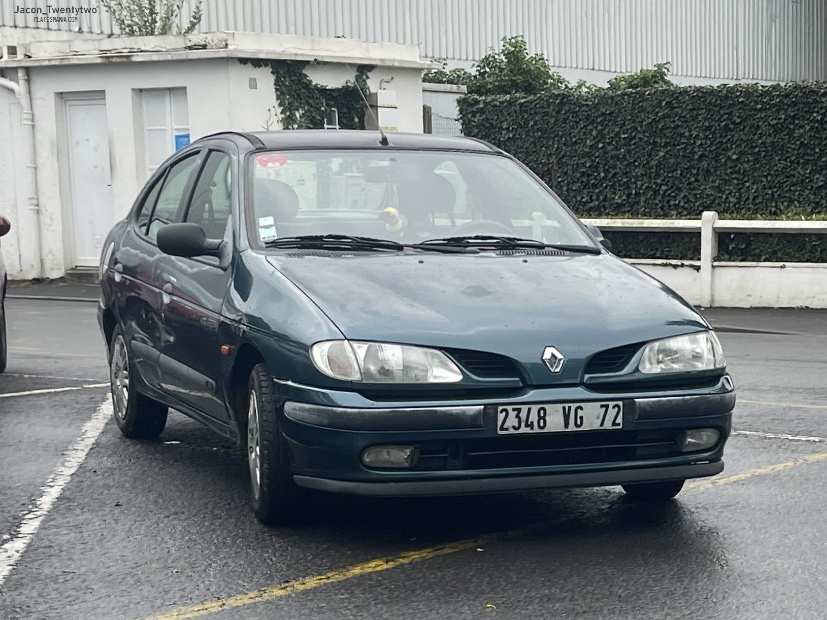 2348 VG 72, Renault Mégane 1st gen Classic Sedan (L64), 1996–1999