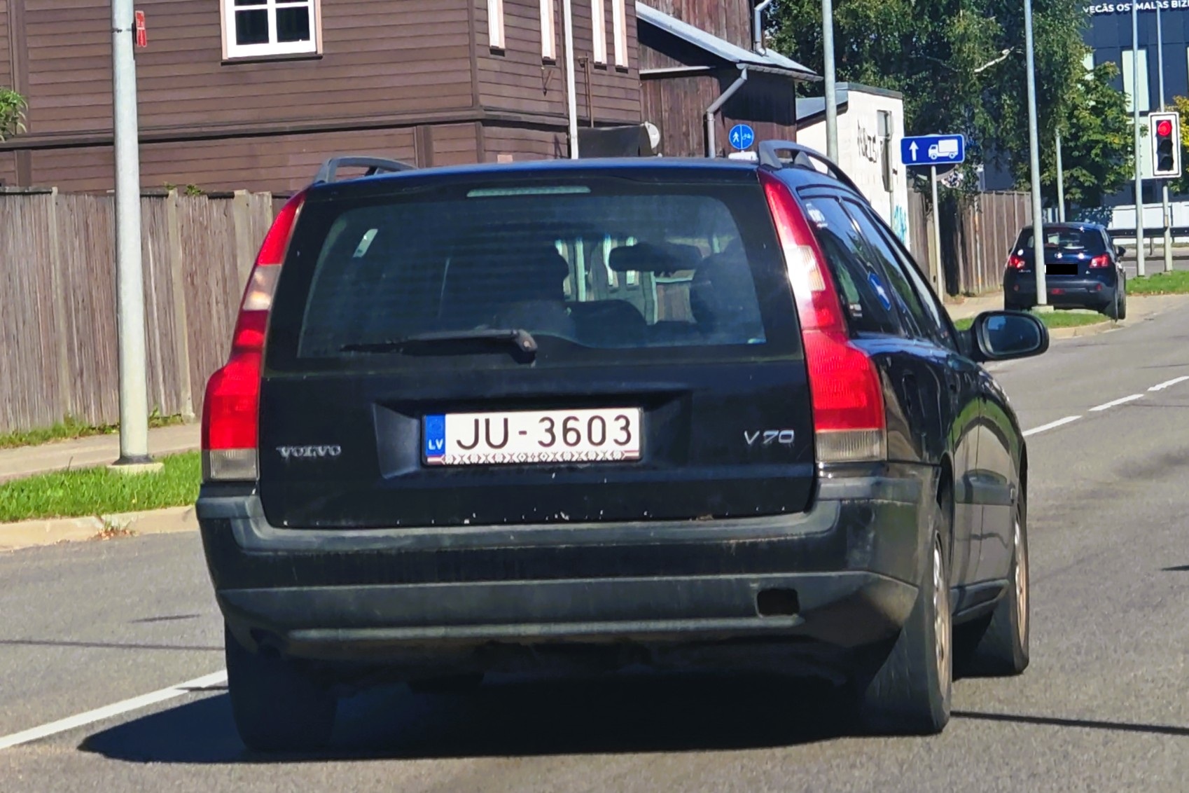 JU-3603, Volvo V70 2nd gen (285), 2000–2007