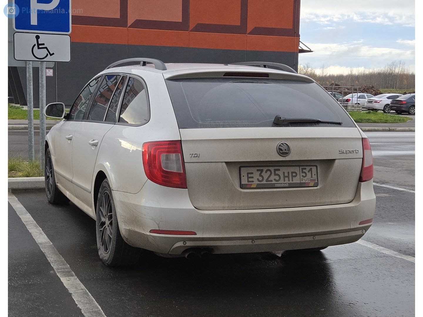 е 325 нр 51, Skoda Superb 2nd gen Combi (B6/3T5), 2008–2013