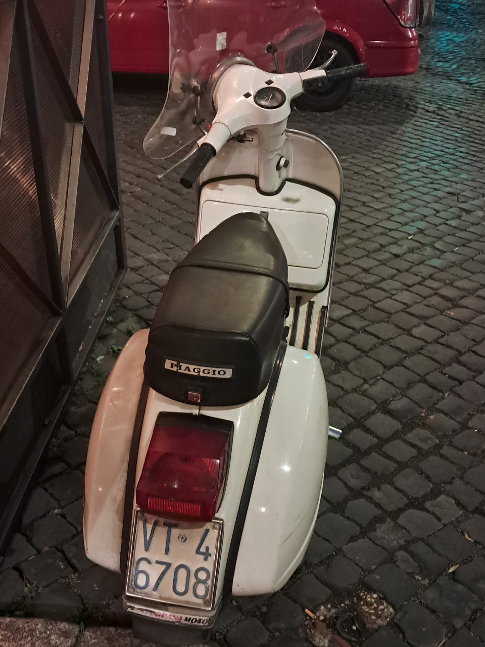 VT 46708, Piaggio Vespa 400 
