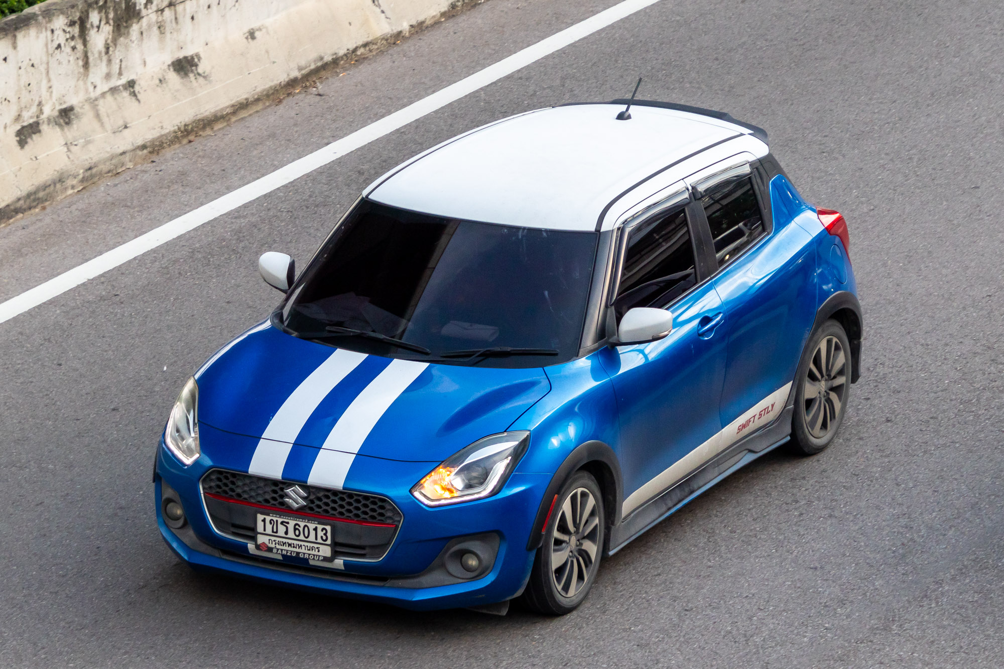 1ขร 6013, Suzuki Swift 7th gen (A2L/ZC83), 2017–