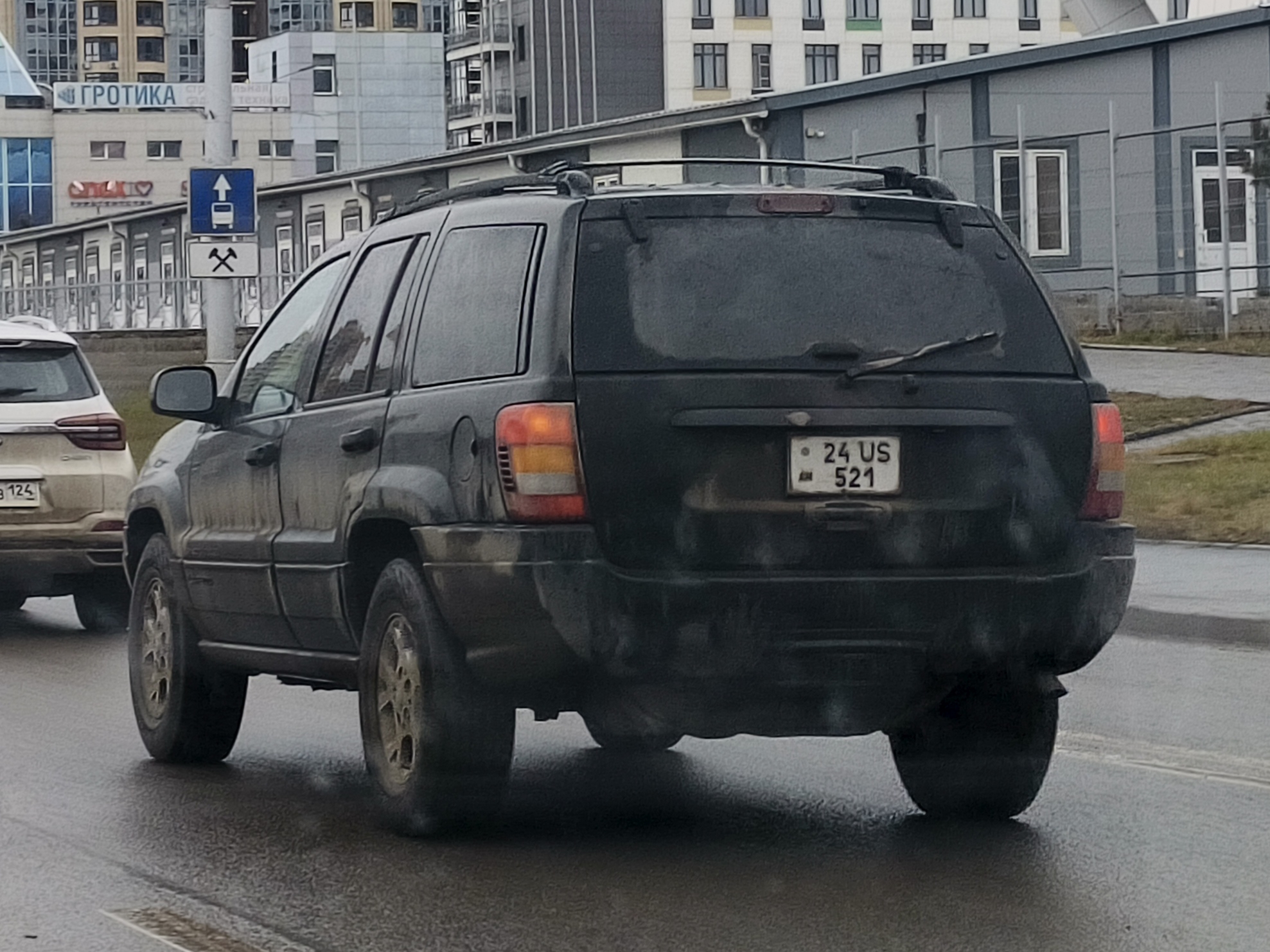 24 US 521, Jeep Grand Cherokee 2nd gen (WJ), 1998–2005