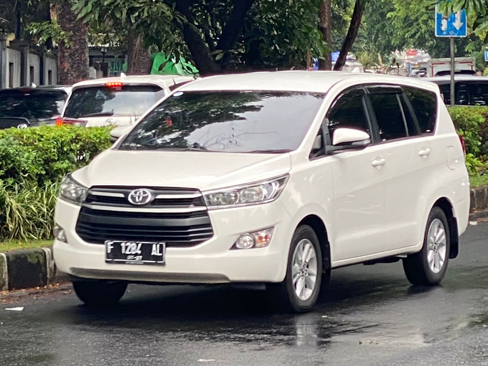 F 1284 AL, Toyota Innova 2nd gen Kijang Innova (AN140), 2015–2022