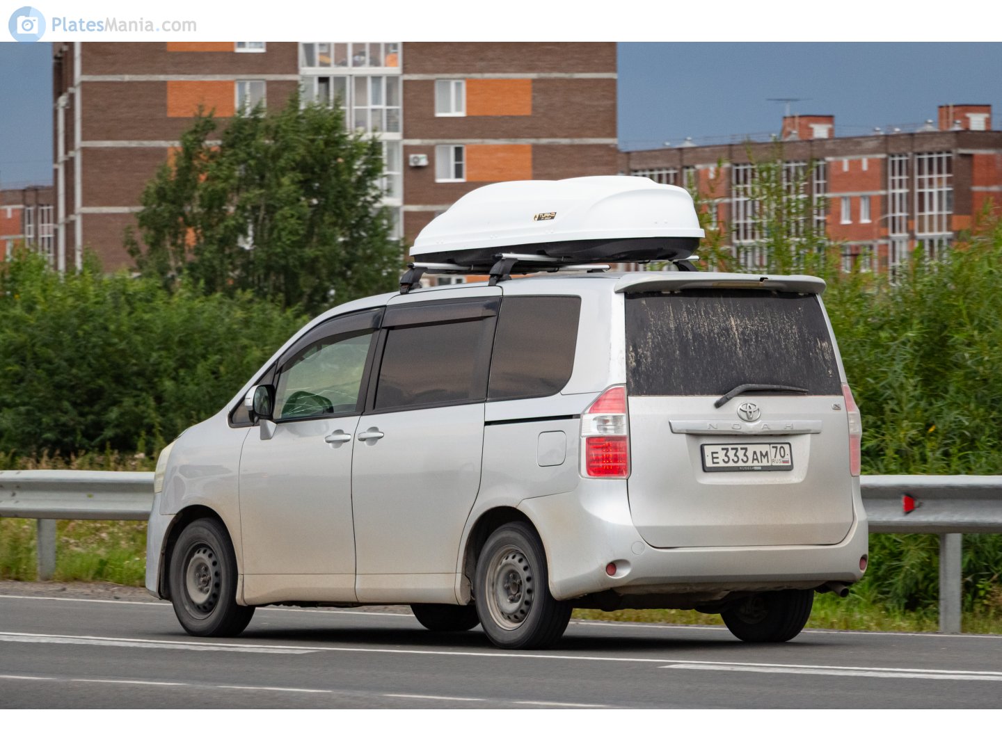 е 333 ам 70, Toyota Noah 